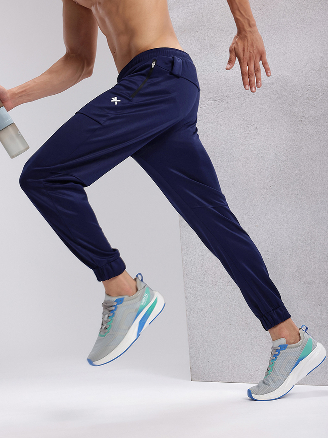 HRX by Hrithik Roshan Men Rapid-Dry Running Joggers with Panelling Design