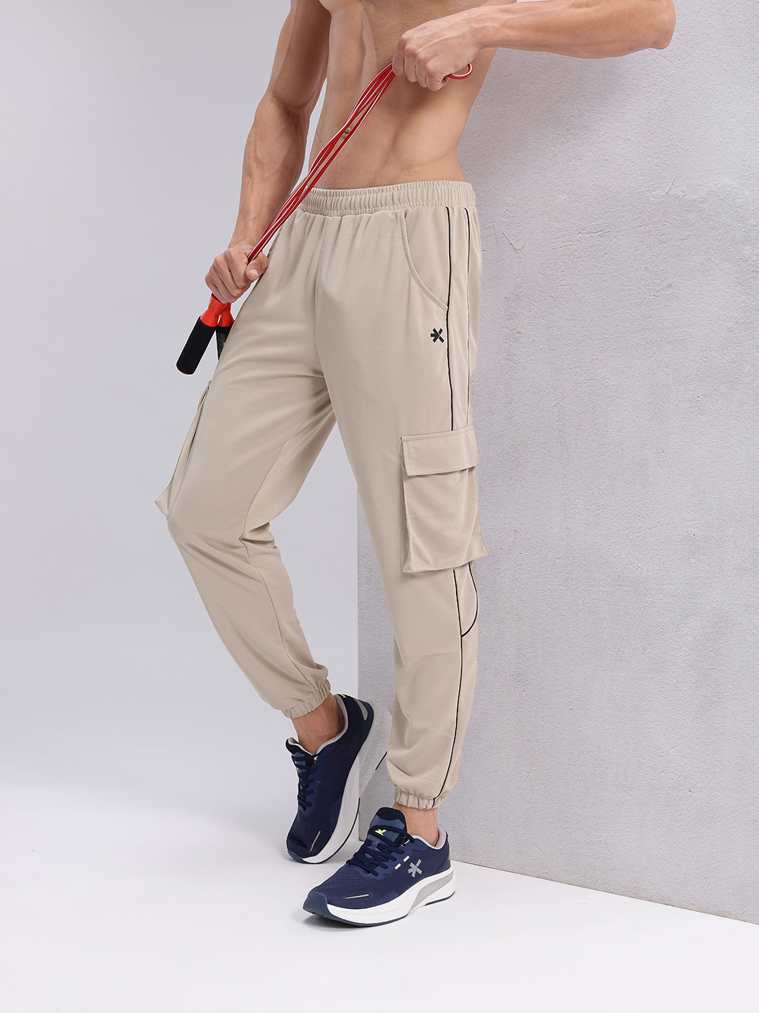 HRX by Hrithik Roshan Men Side Striped Rapid-Dry Training Cargo-Styled Joggers