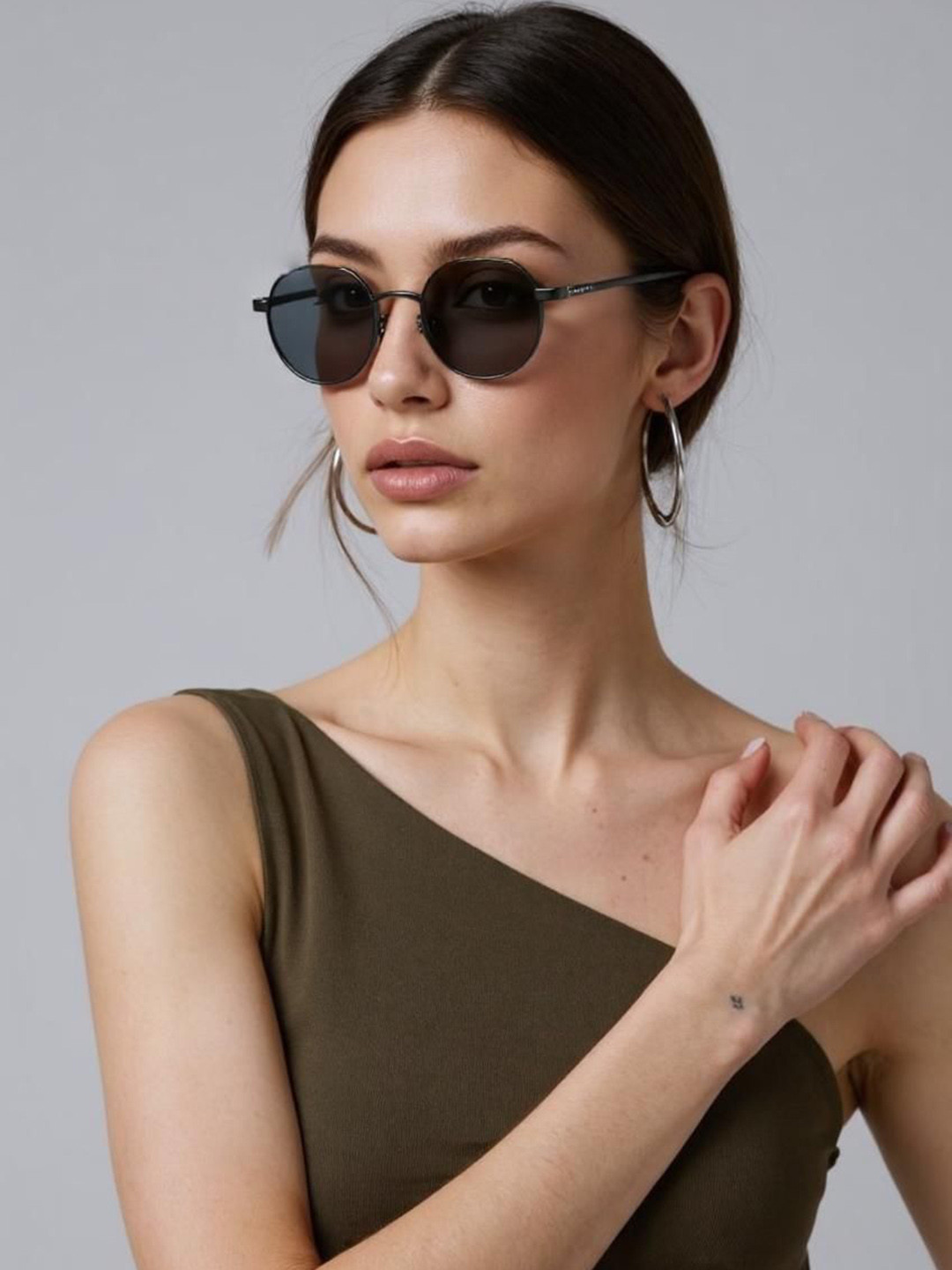 RORCE Unisex Round Sunglasses with UV Protected Lens RS20BLF