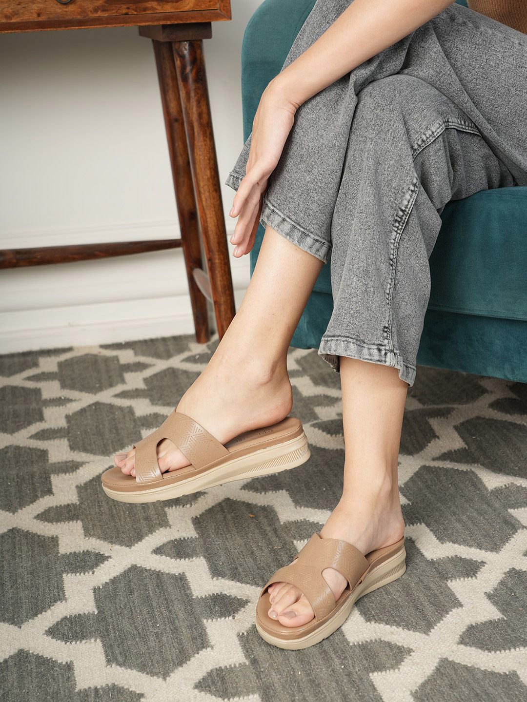 DIVASTRI Textured Platform Sandals