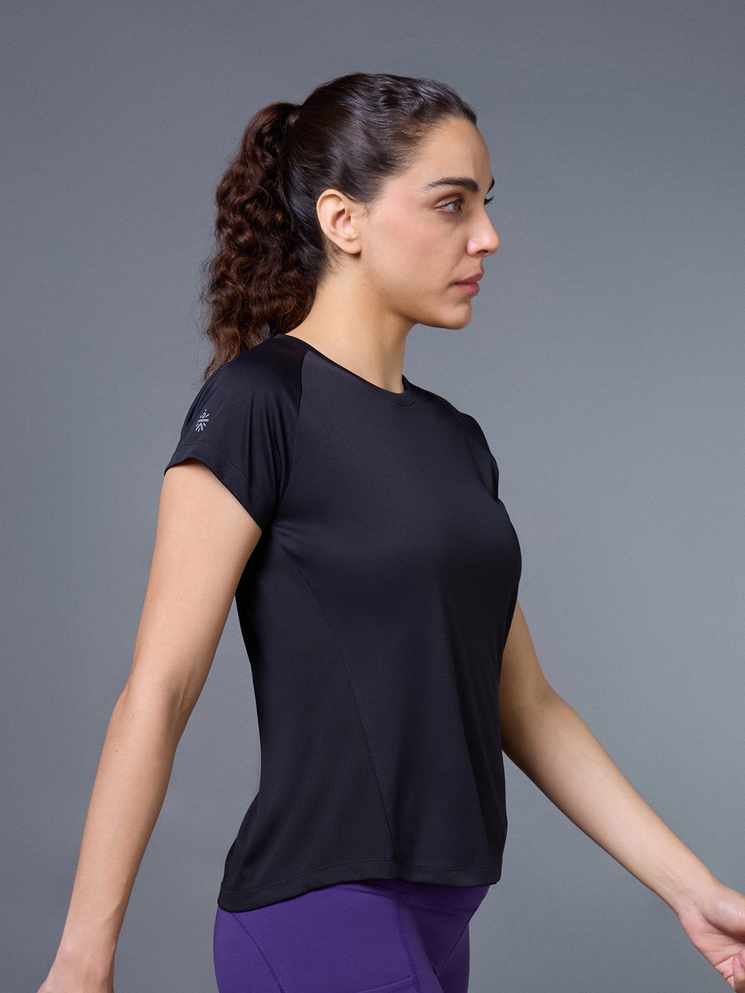 CULT Women Black The Runner's Essential T-shirt