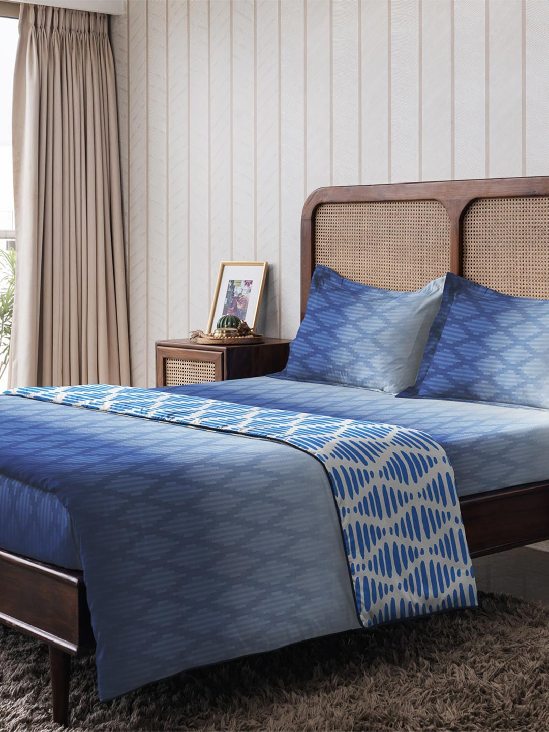 The Happy Pod Blue & White Geometric Summer Double Bed Dohar