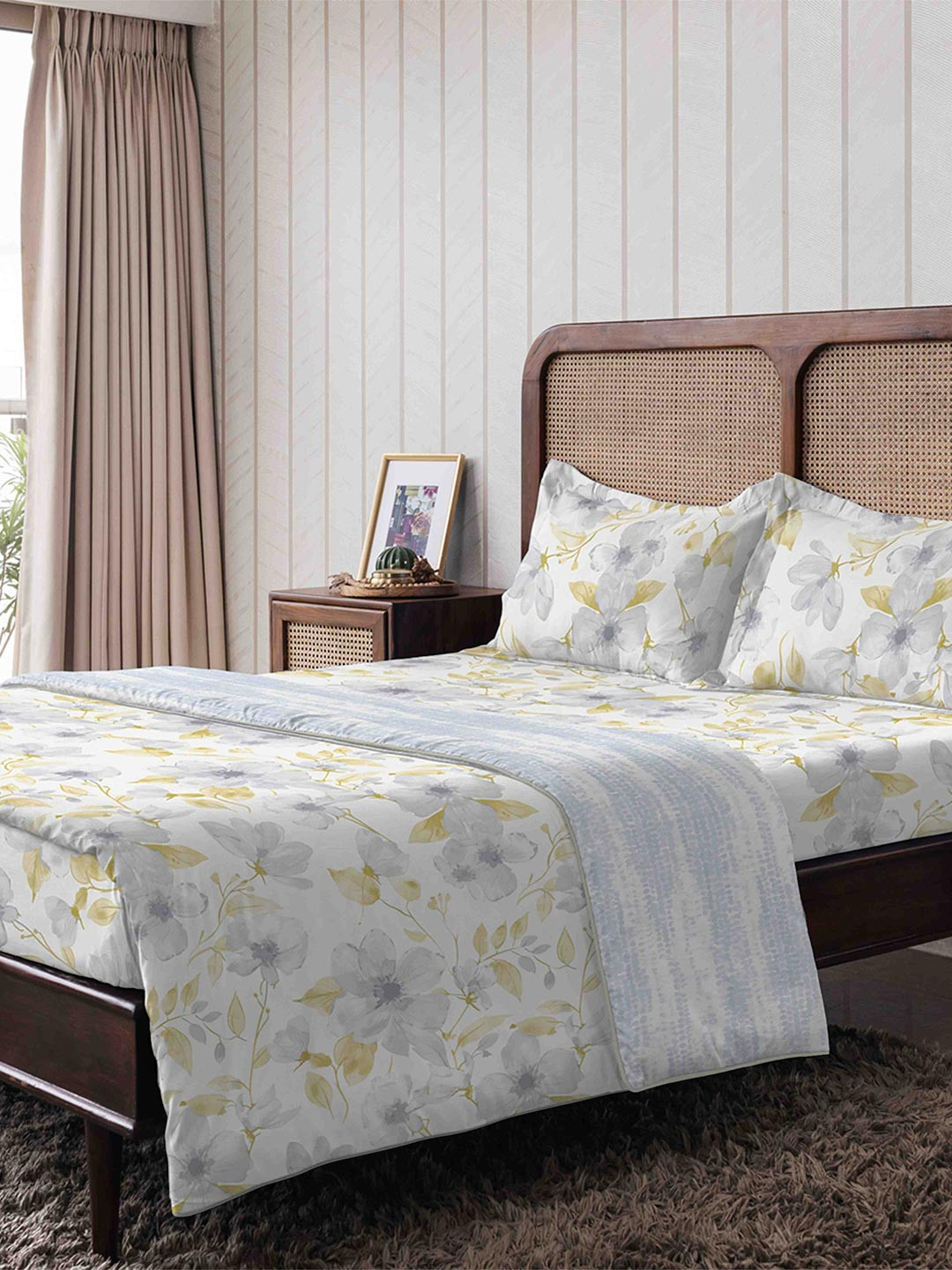 The Happy Pod White & Blue Floral Summer Double Bed Dohar