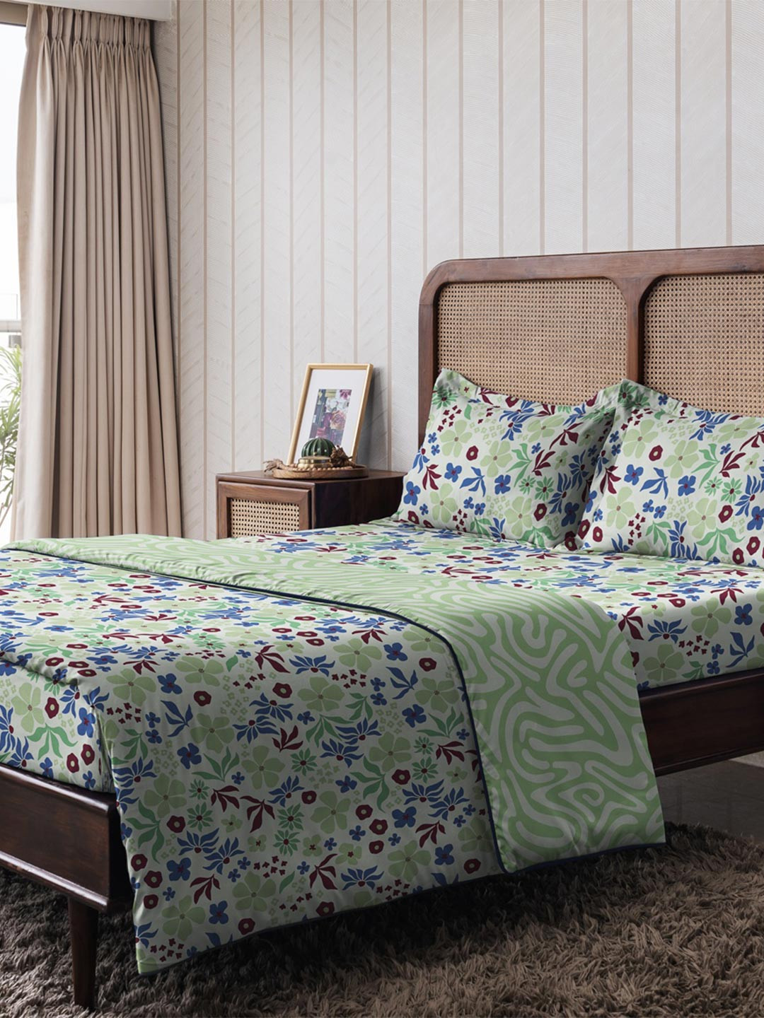 The Happy Pod Green & White Floral Summer Double Bed Dohar