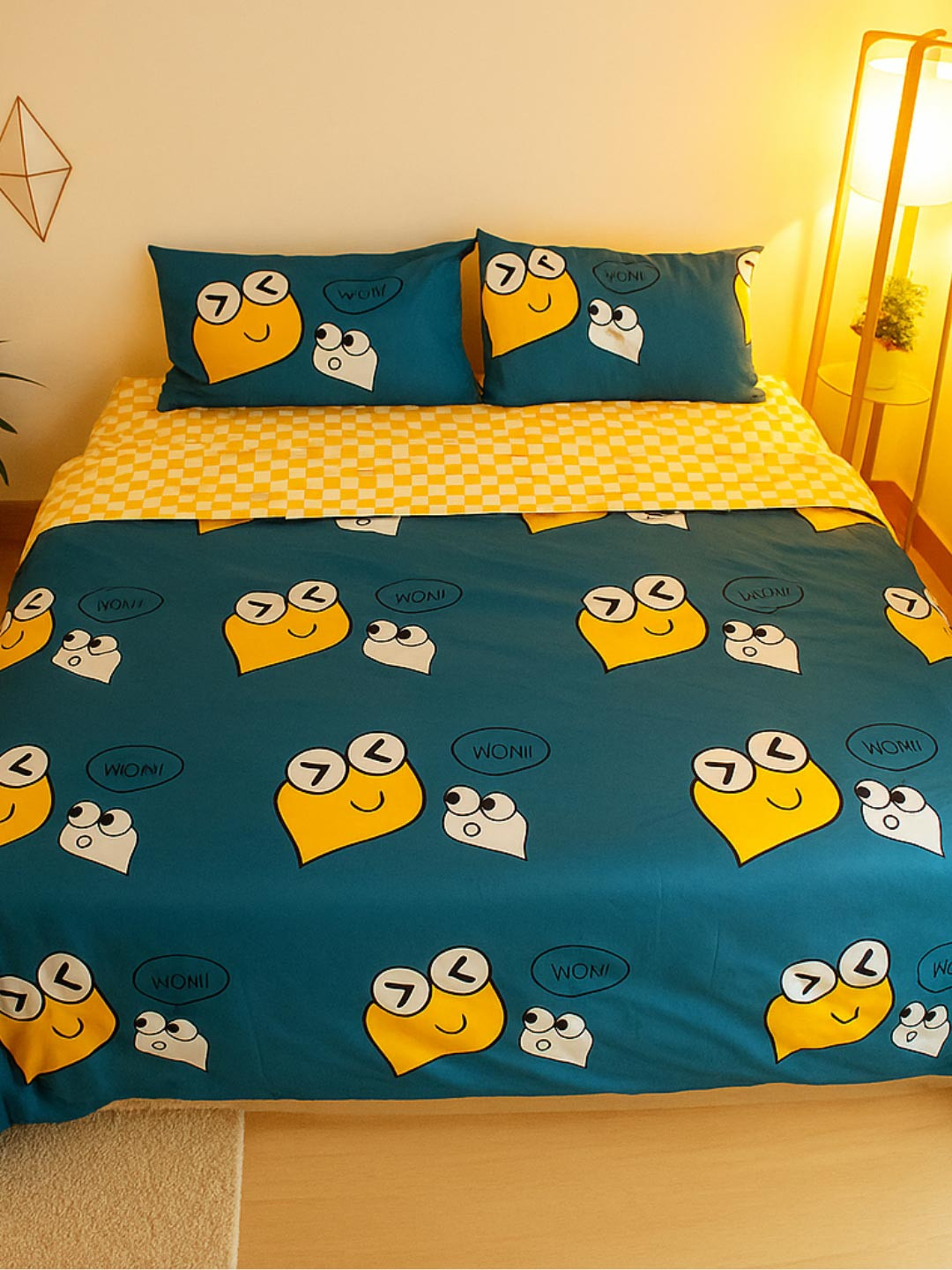 Famyo Cute Smiles 250 TC King Bedsheet set with fitted bedsheet & 2 pillow covers