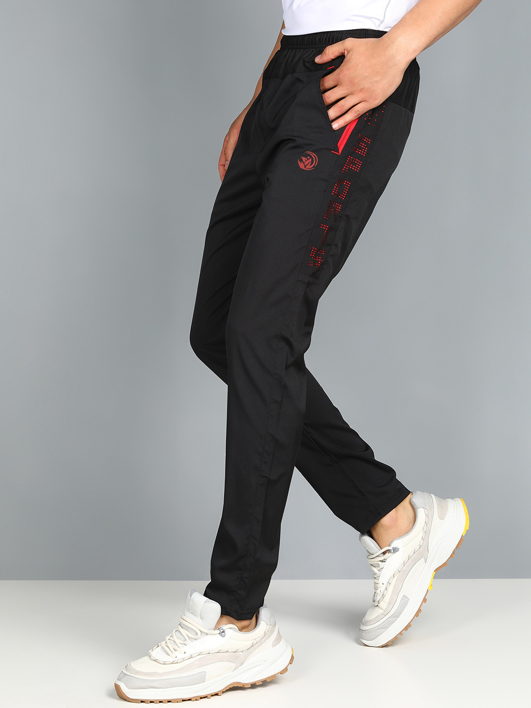 GNOCKFACE Men Rapid-Dry Mid Rise Track Pants