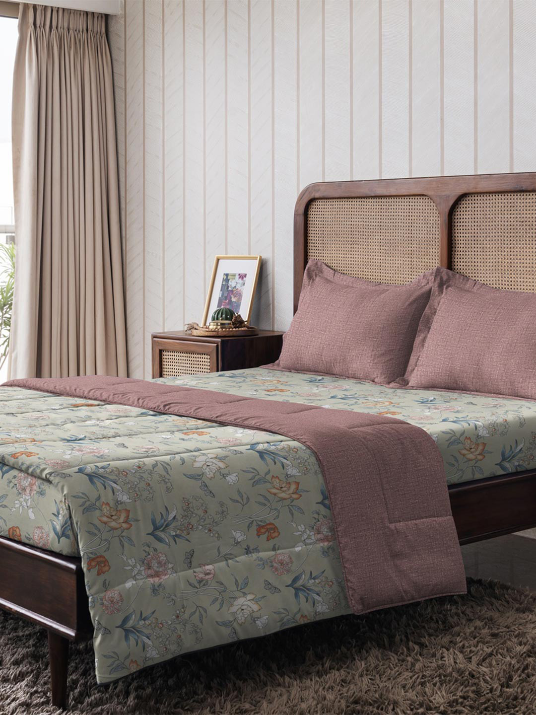 The Happy Pod Easysnug Beige Floral Microfiber 160 TC Double Bedsheet with 2 Pillow Covers-90 x 98 inches