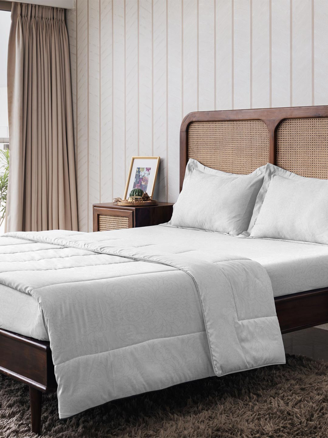 The Happy Pod Embossed Microfiber 160 TC Flat Queen Bedsheet With 2 Pillow Covers