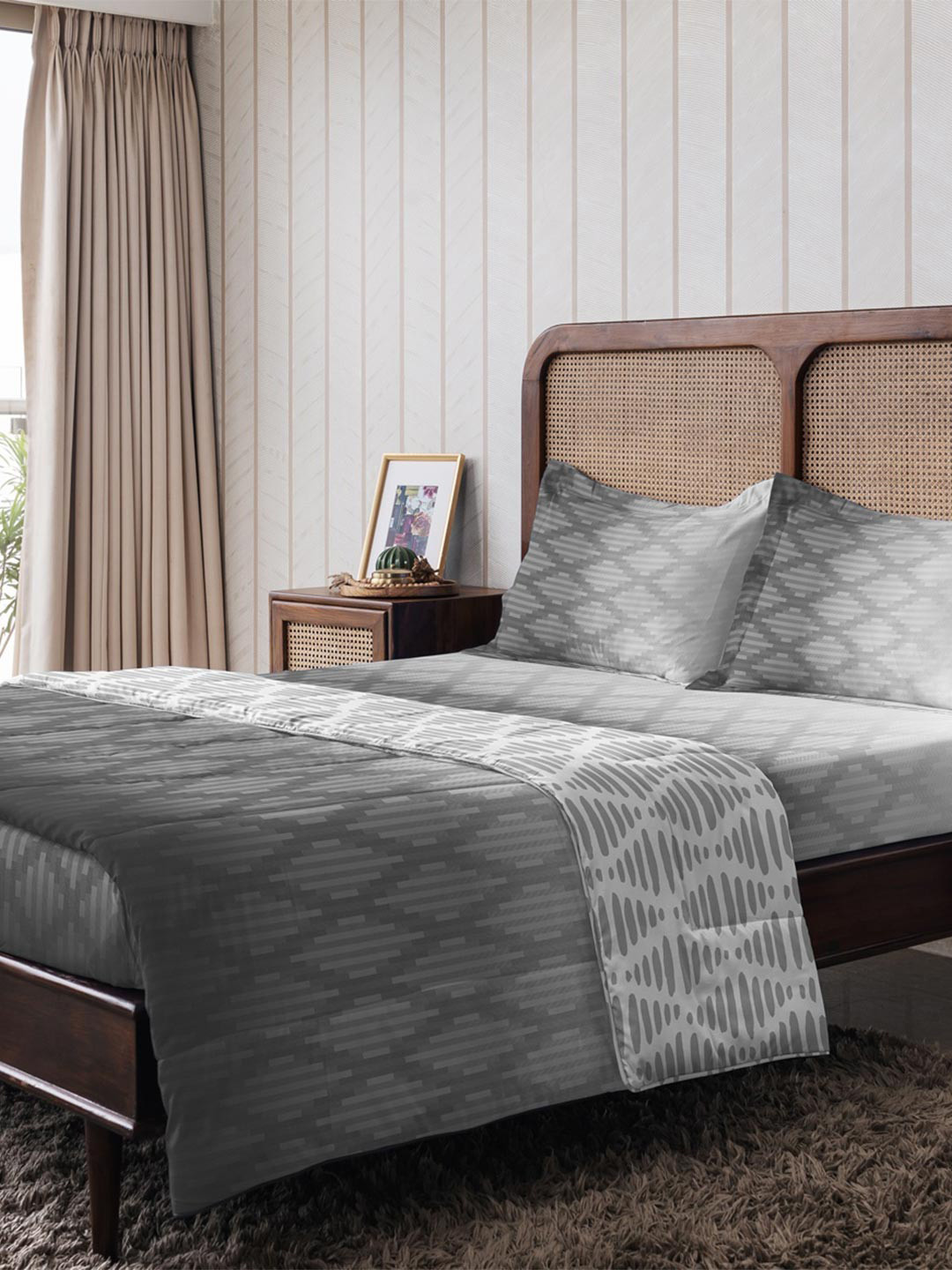The Happy Pod Grey Geometric Pure Cotton 144 TC Queen Bedsheet with 2 Pillow Covers-88 x 94 inches