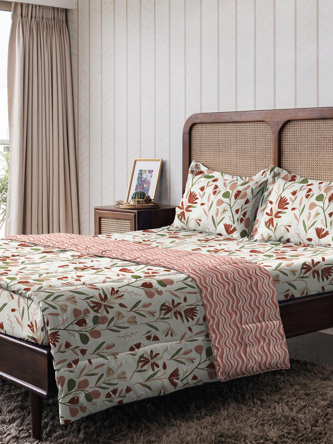 The Happy Pod Coral Floral Cotton 144 TC Queen Bedsheet with 2 Pillow Covers-220 x 240 cm