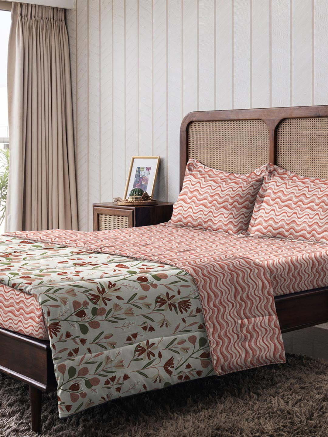 The Happy Pod Wave Drift Coral Chevron Pure Cotton 144 TC King Bedsheet with 2 Pillow Covers-108 x 108 inches