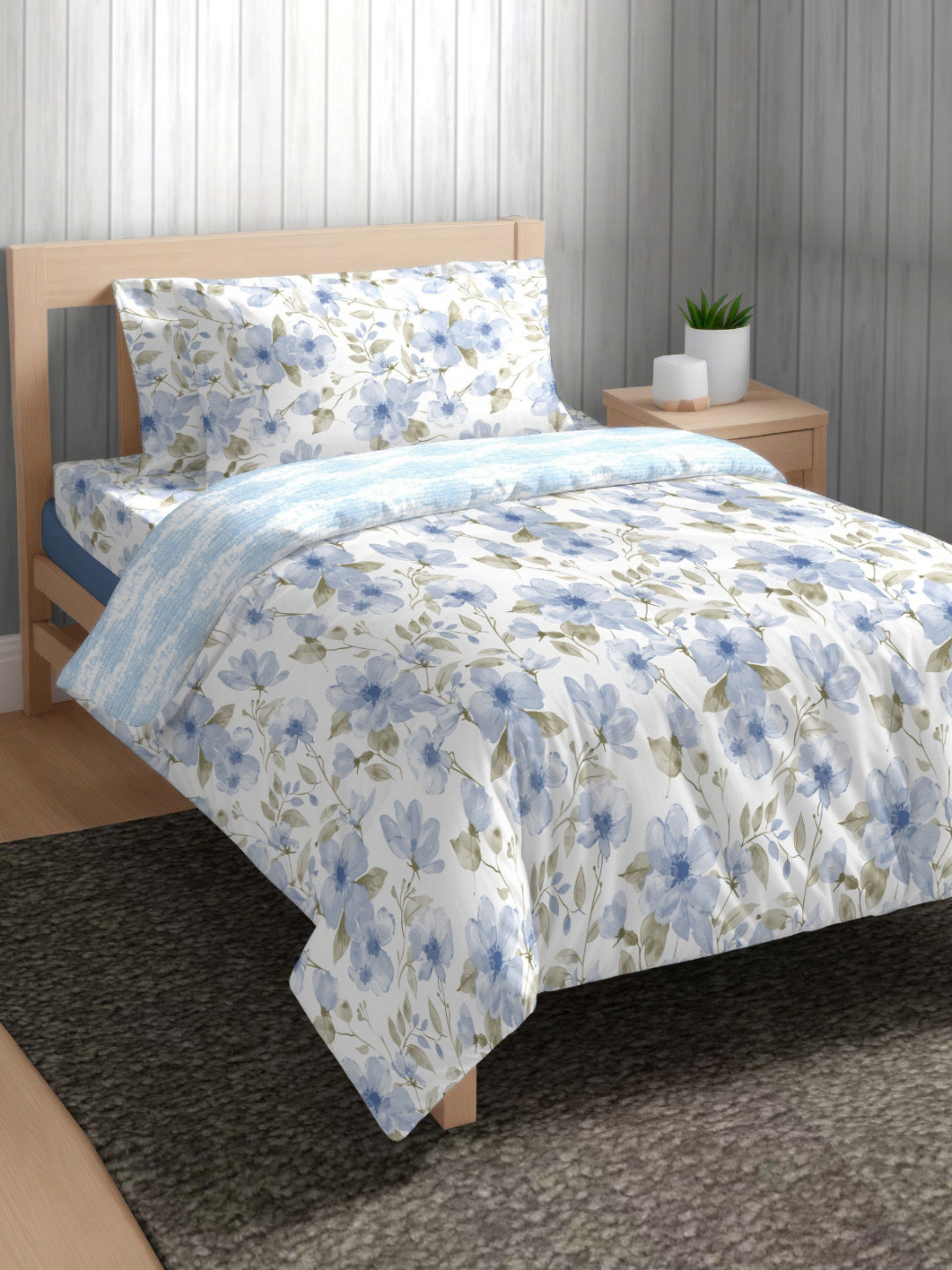 The Happy Pod Blue Floral Pure Cotton 144 TC Fitted Single Bedsheet with a Pillow Cover-90 x 100 inches