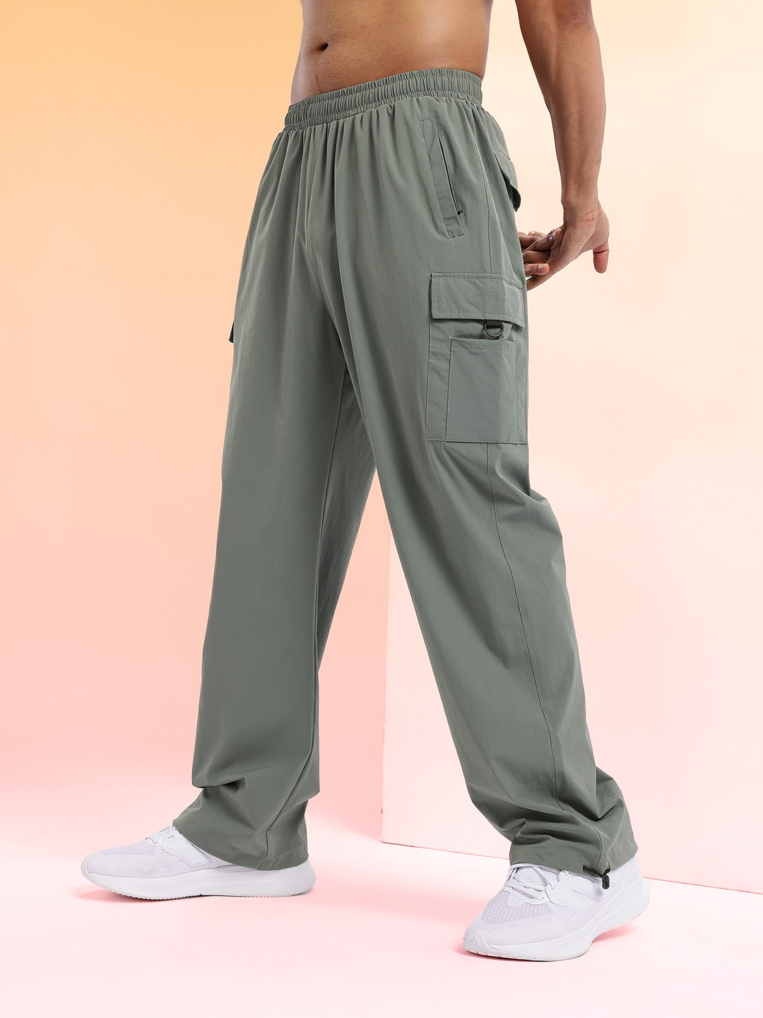 HRX by Hrithik Roshan Men Mid-Rise Rapid-Dry Parachute Fit Training Cargo Track Pants