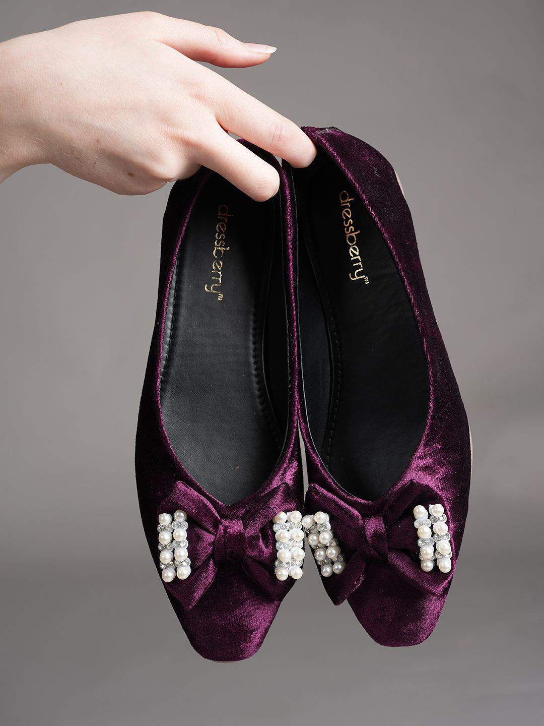 DressBerry Square Toe Beaded Bow Square Toe Ballerinas