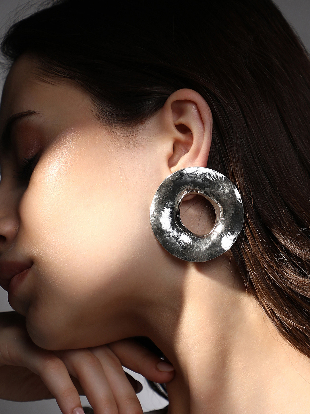 SOHI Silver-Plated Circular The Myzo Drop Earrings