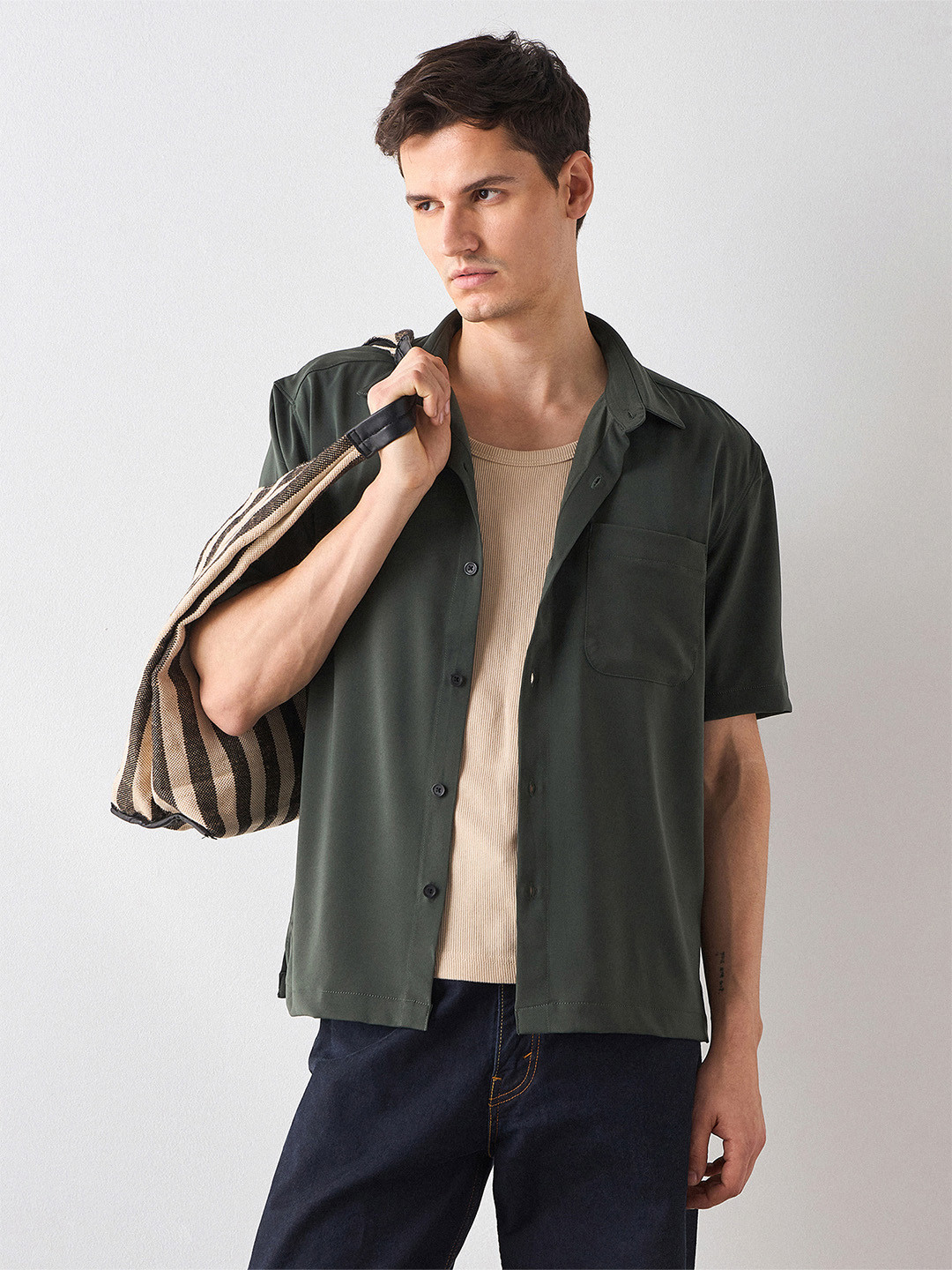 Red Flame Men Solid Relaxed Fit Casual Shirt