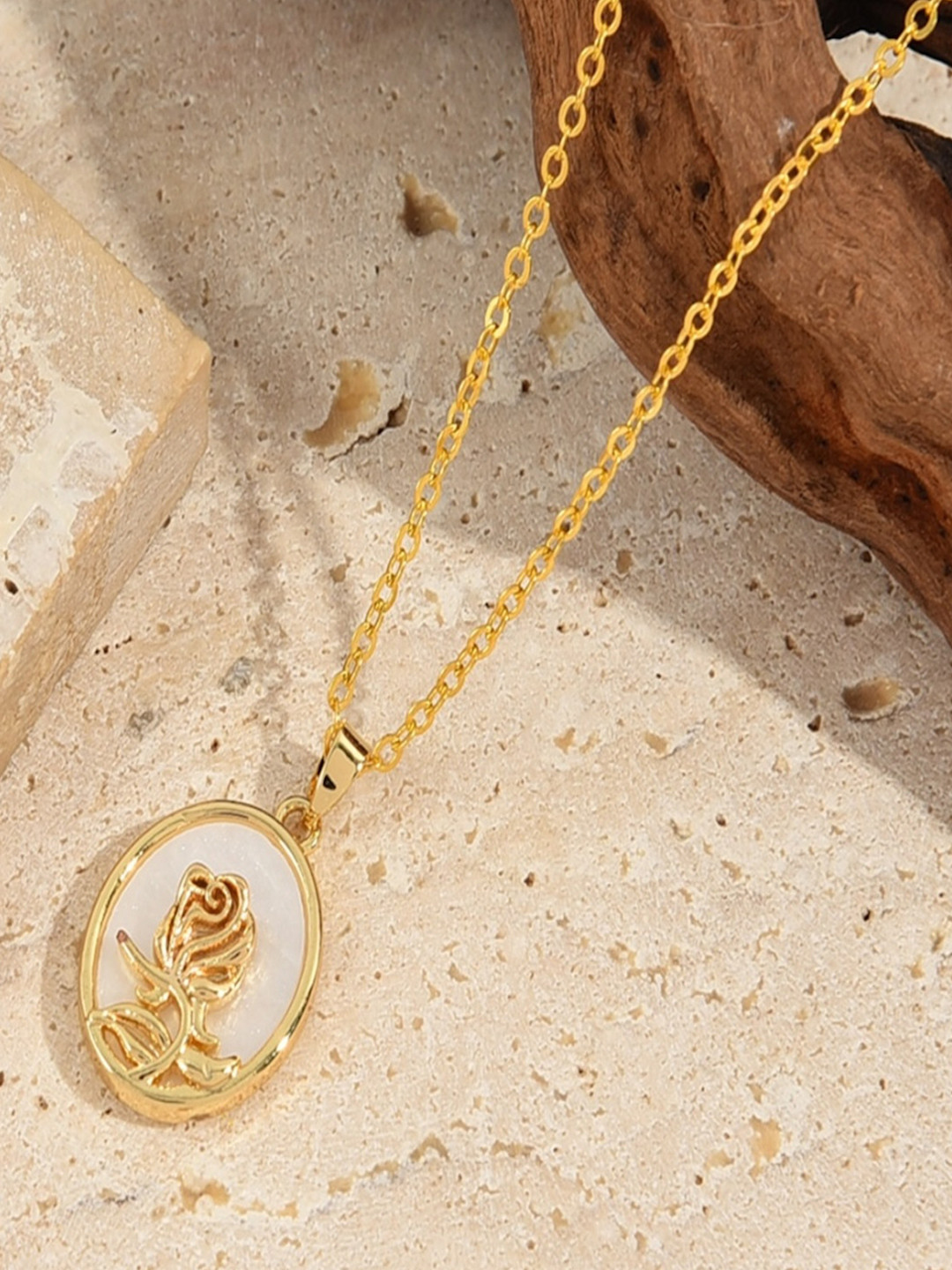 AQUASTREET18K Gold Plated Waterproof Anti-Tarnish Vintage Rose Pendant Necklace