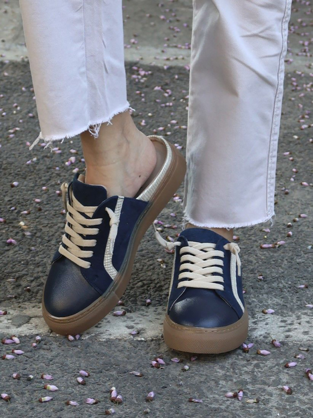 Monrow Leanne Blue Flat Sneakers