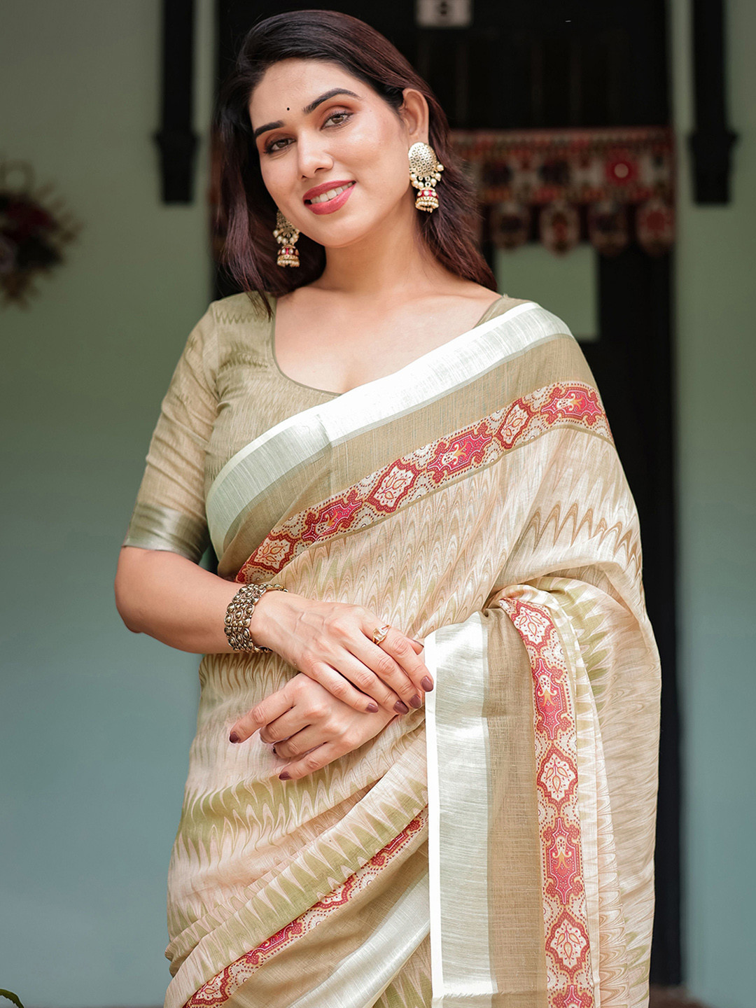 Mitera Ethnic Motifs Woven Design Linen Blend Taant Saree