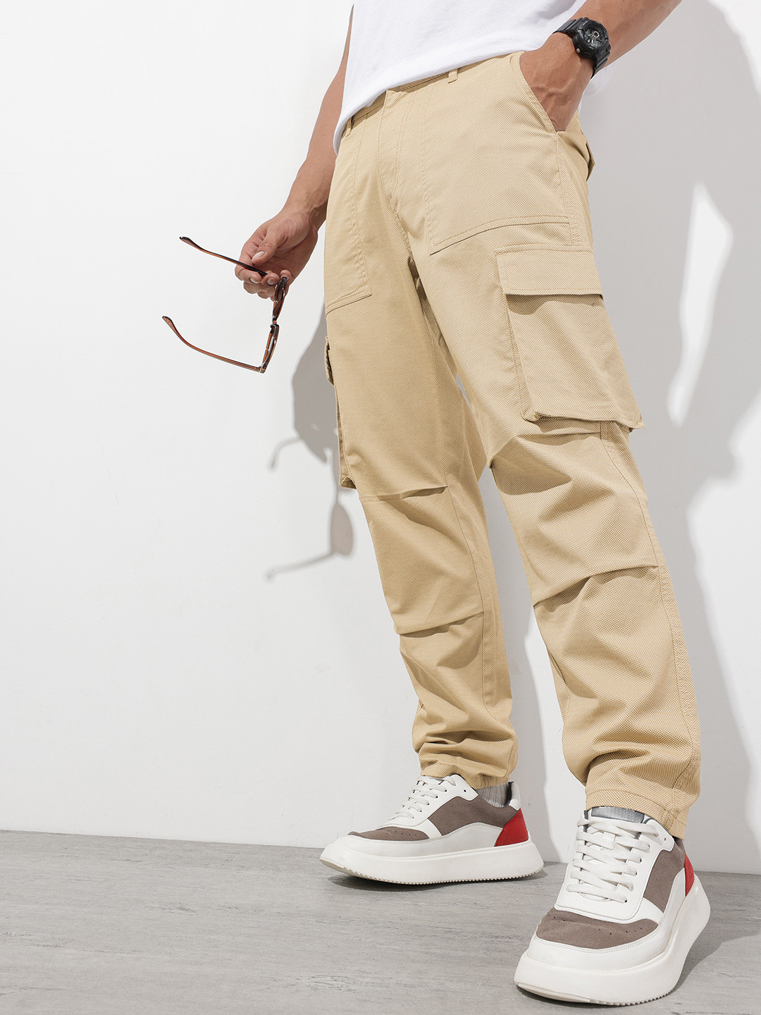 The Roadster Lifestyle Co. Men Relaxed Cargos Trousers