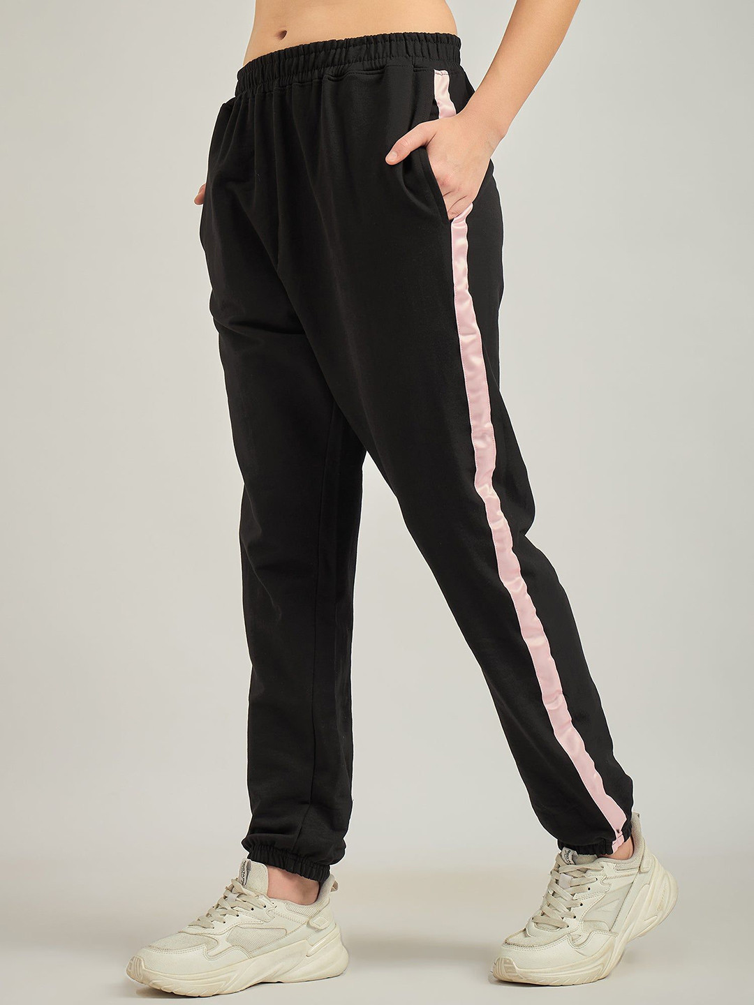 Outzidr Black Side Tape Printed Sweatpants