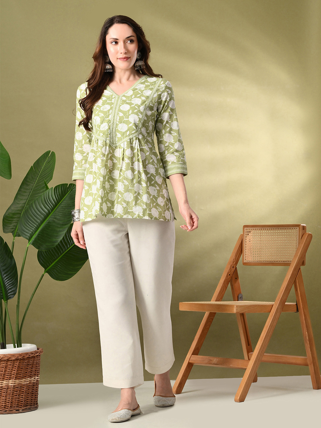 Lavantika Women Floral Print V Neck Three Quarter Sleeves Cotton Top