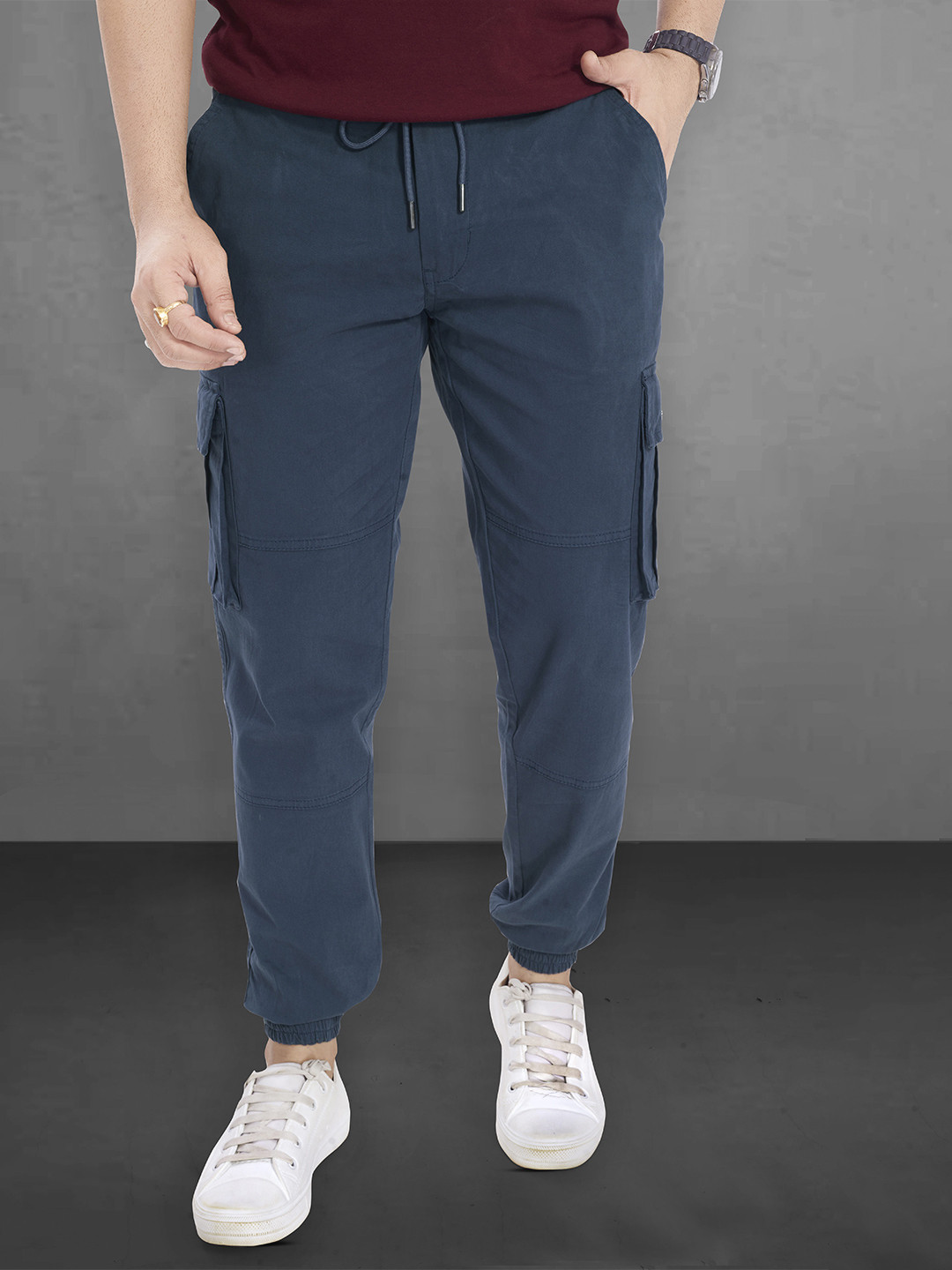 DIVISIVE Men Carrot Easy Wash Cargos Trousers