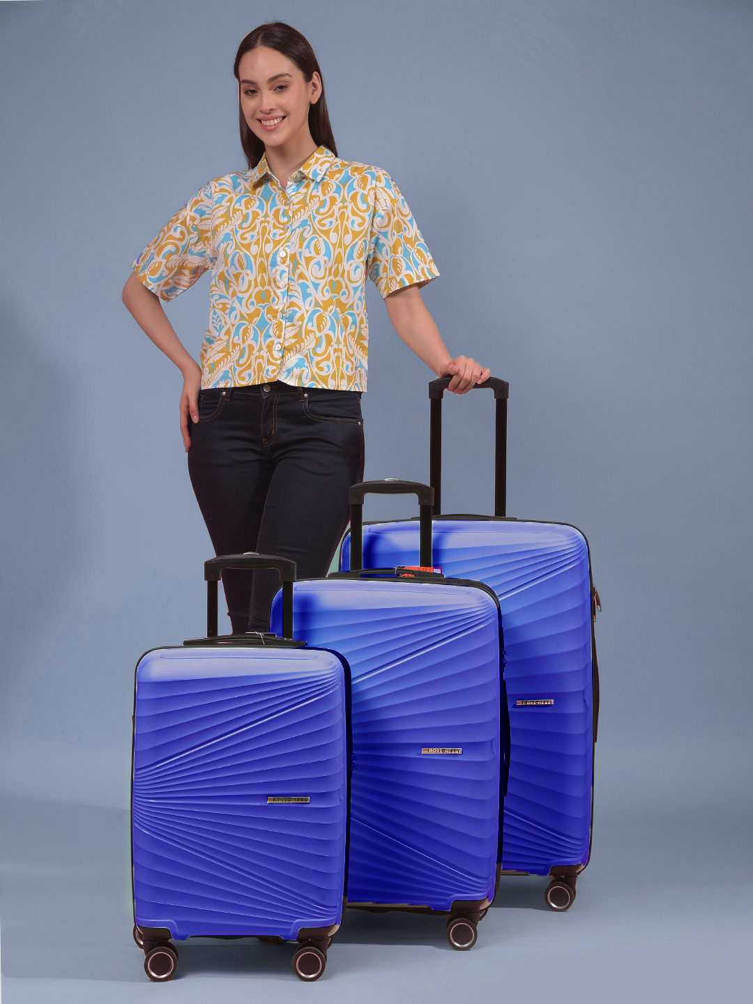 MOVE-MEANT Non-Padded Up to 50 Litres 360-Degree Rotation Hard Sided Trolley Bag