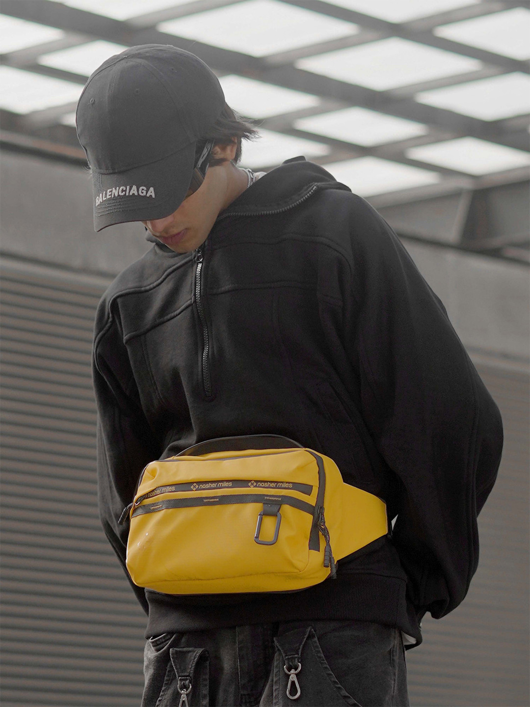 Nasher Miles Unisex Greenwich Anti-Theft Zipper Water Resistant Waist Pouch