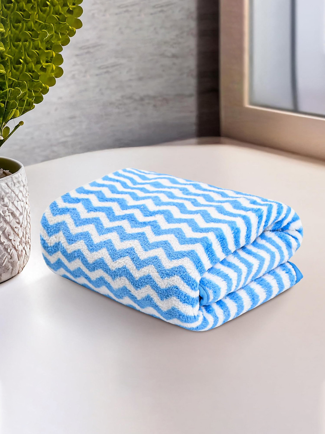 Kuber Industries Blue & White Printed Microfiber 280 GSM Ultra Absorbent Soft Face Towel