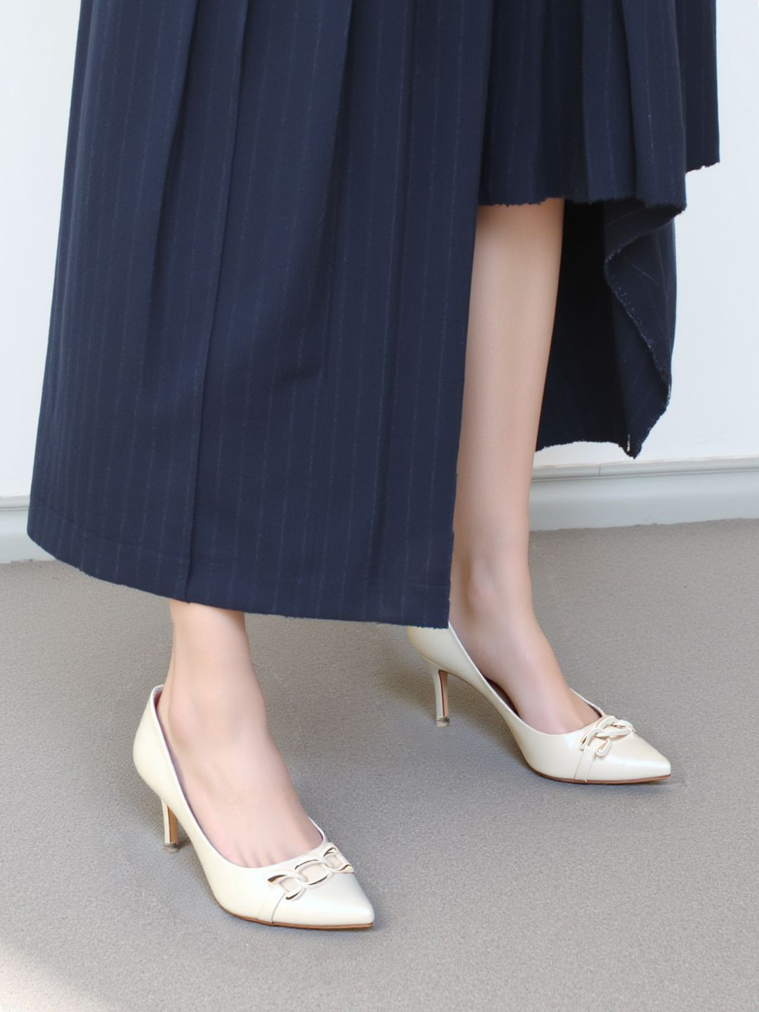 ICONICS Women Kitten Heel Pointed Toe Pumps