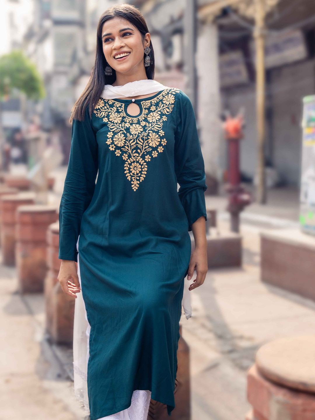 GHARANA INDIA Women's Luxury Notch Neck Embroidered Chikankari Kurta