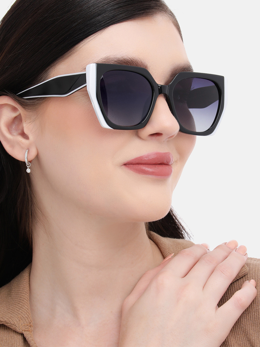 Carlton London Black and White Toned with Polarised Lens Oversized Sunglass