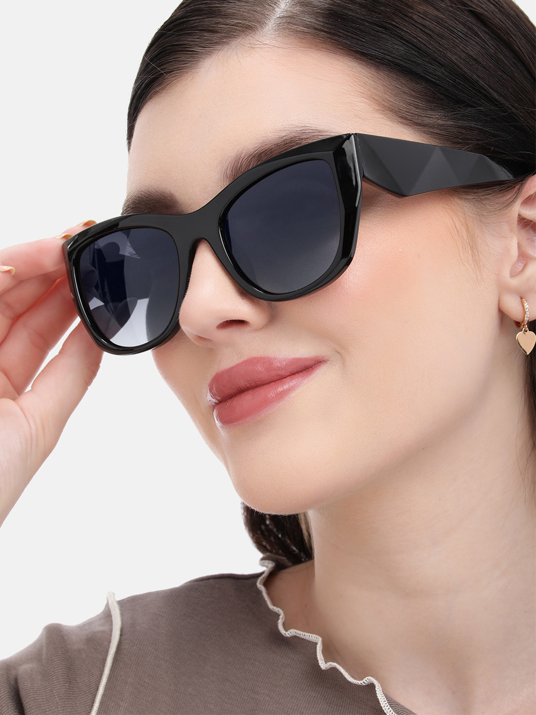 Carlton London Black Toned with Polarises Lens Oversized Sunglass