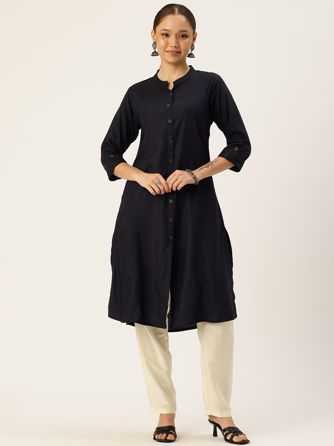 AMUKTI Black Solid Kurta
