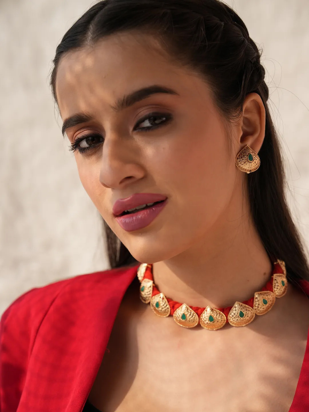 Binnis Wardrobe Gold Plated Gemstone Studded Eira Threaded Choker Jewellery Set