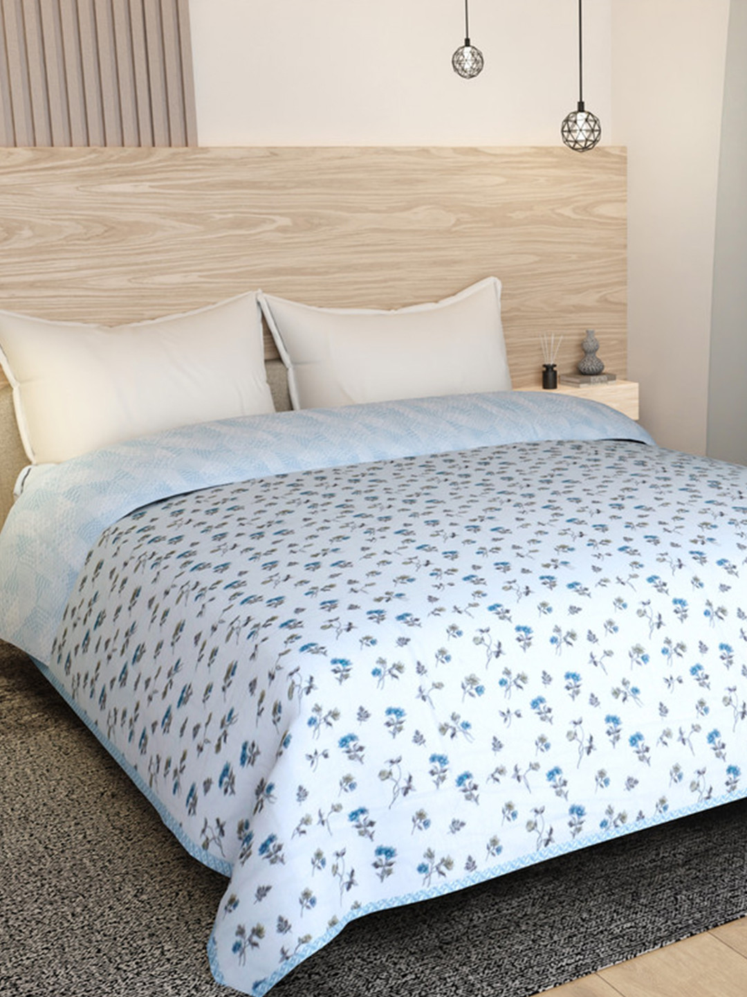 Florida Blue & Red Floral All-Season AC Room 300 GSM Double Bed Blanket