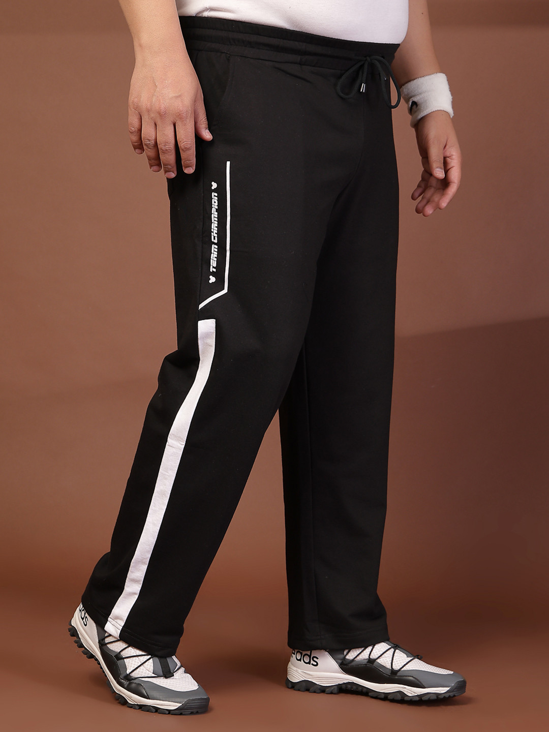 plusS Men Printed Mid-Rise Regular Fit Track Pant