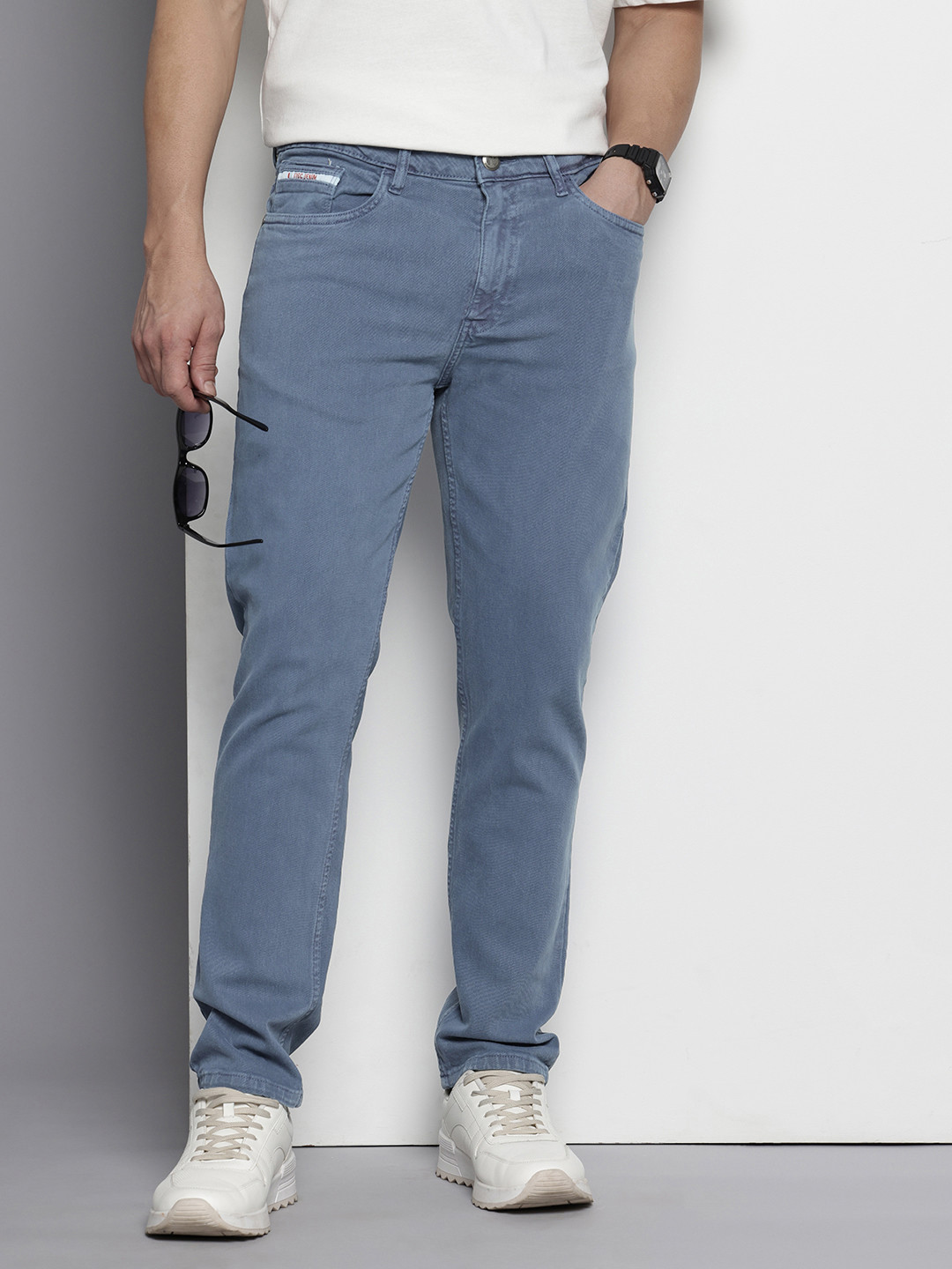 The Indian Garage Co Men Slim Fit Solid Clean Look Stretchable Jeans