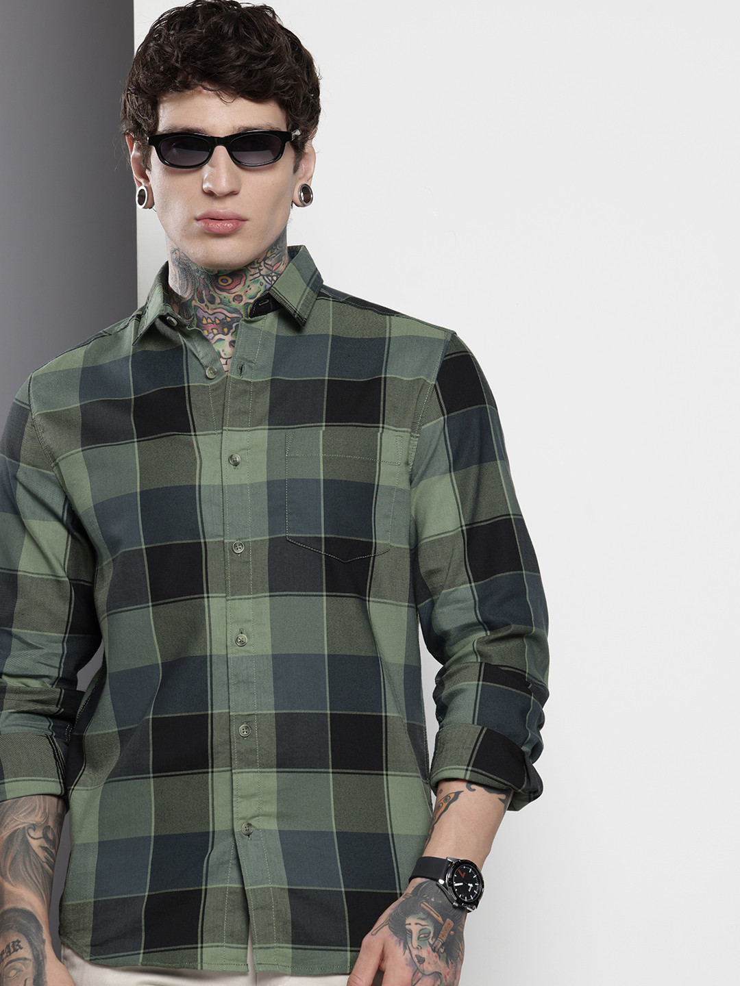 The Indian Garage Co Men Slim Fit Checked Casual Shirt
