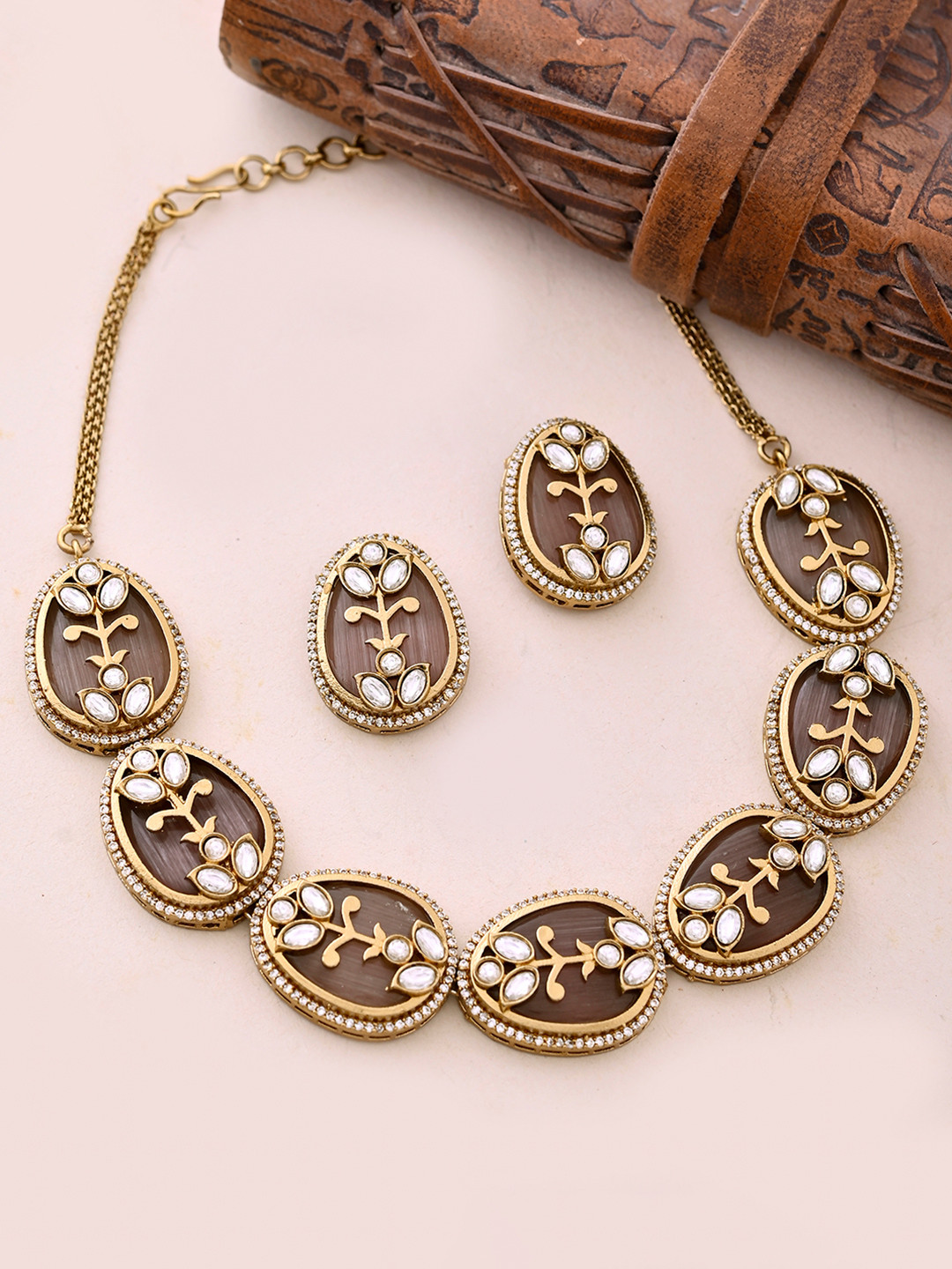 Voylla Gold-Plated Opulence Regal Garden Kundan Studded & Pearls Beaded Jewellery Set