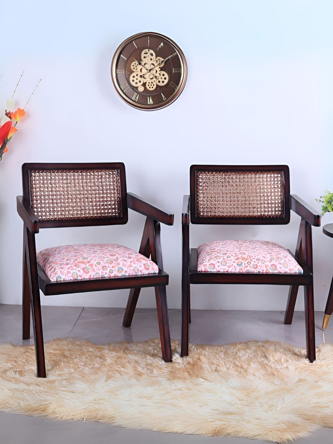 DZYN Furnitures White & Brown Printed Wooden Cushioned Lounge Chairs