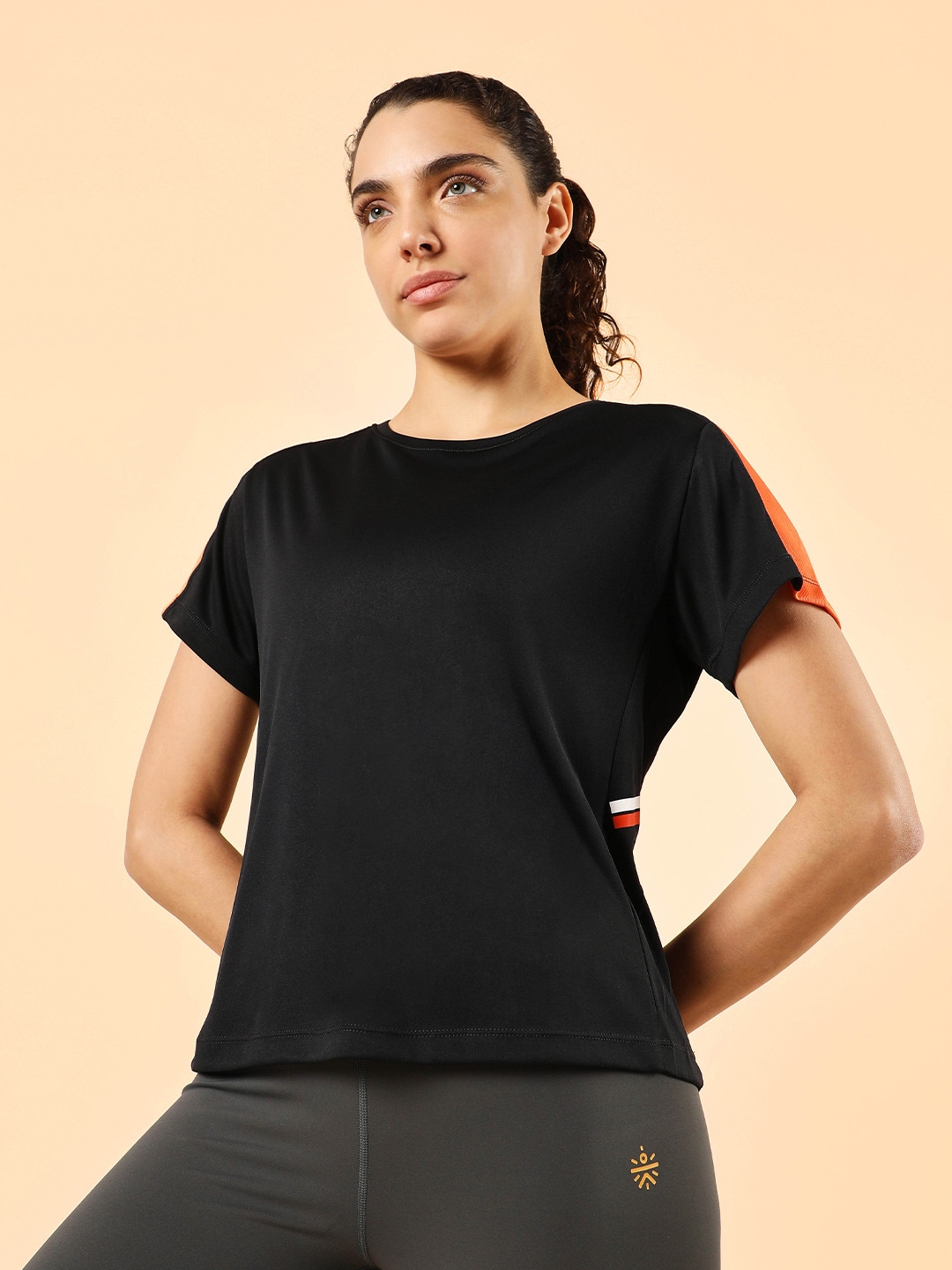 CULT Women Train-in Essential T-shirt