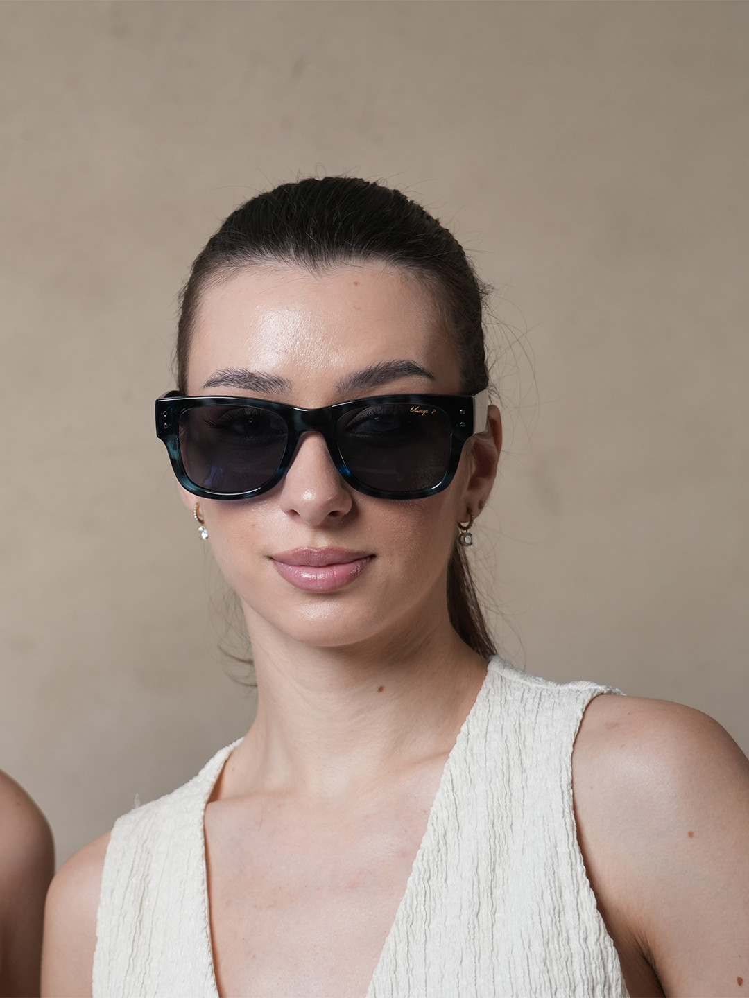 Vintage Unisex Wayfarer Sunglasses with Polarised and UV Protected Lens Aloof Col 204-Blue