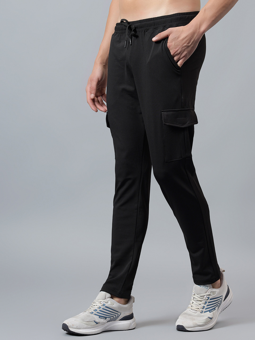 DIDA Black Mid-Rise Loose Fit Training Cargo Track Pants
