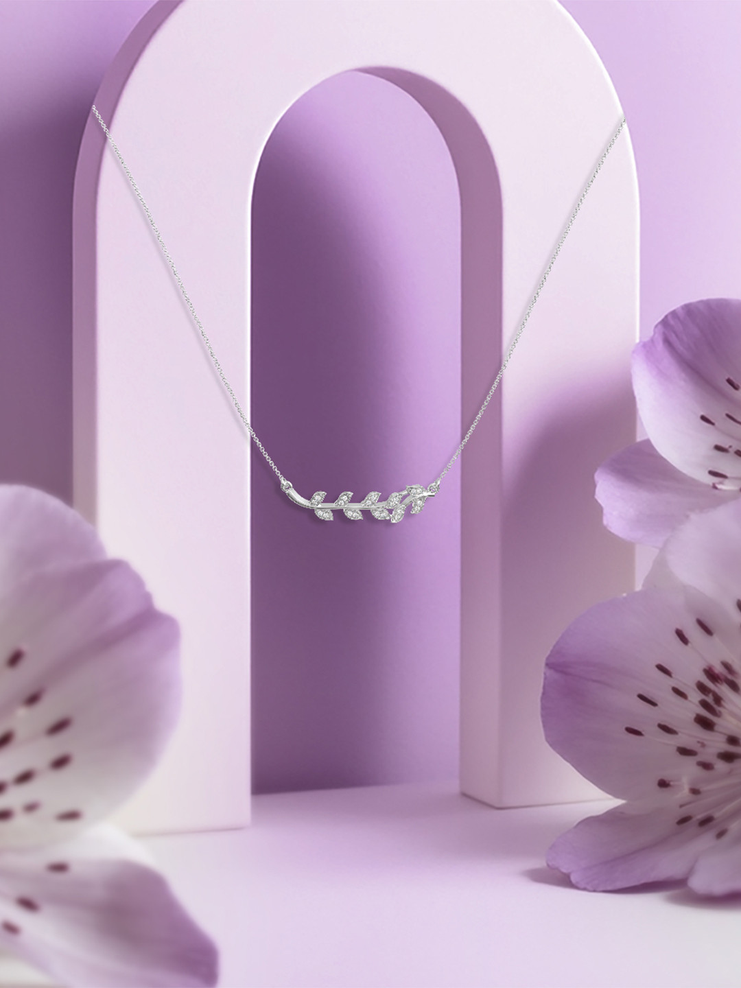 ANAYRA Sterling Silver Heart Shaped Pendant With Chain