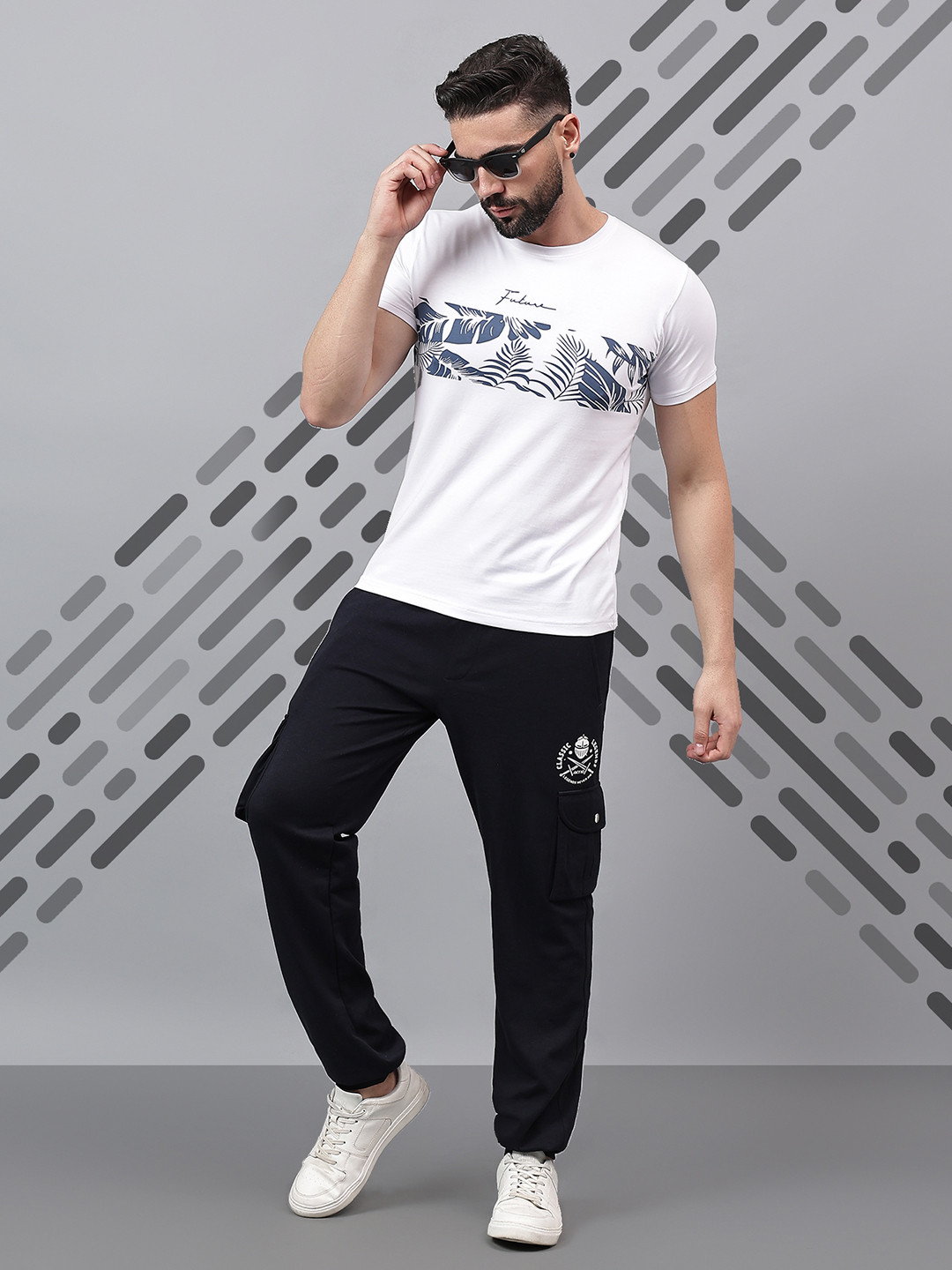 AKTIO Men Cotton Mid-Rise Relaxed-Fit Cargo Joggers