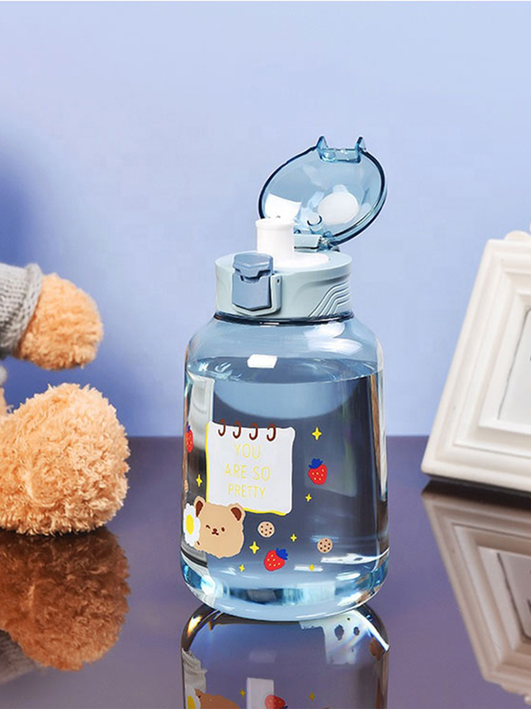 YK Blue Conversational Plastic Spill Proof Sipper - 630ml