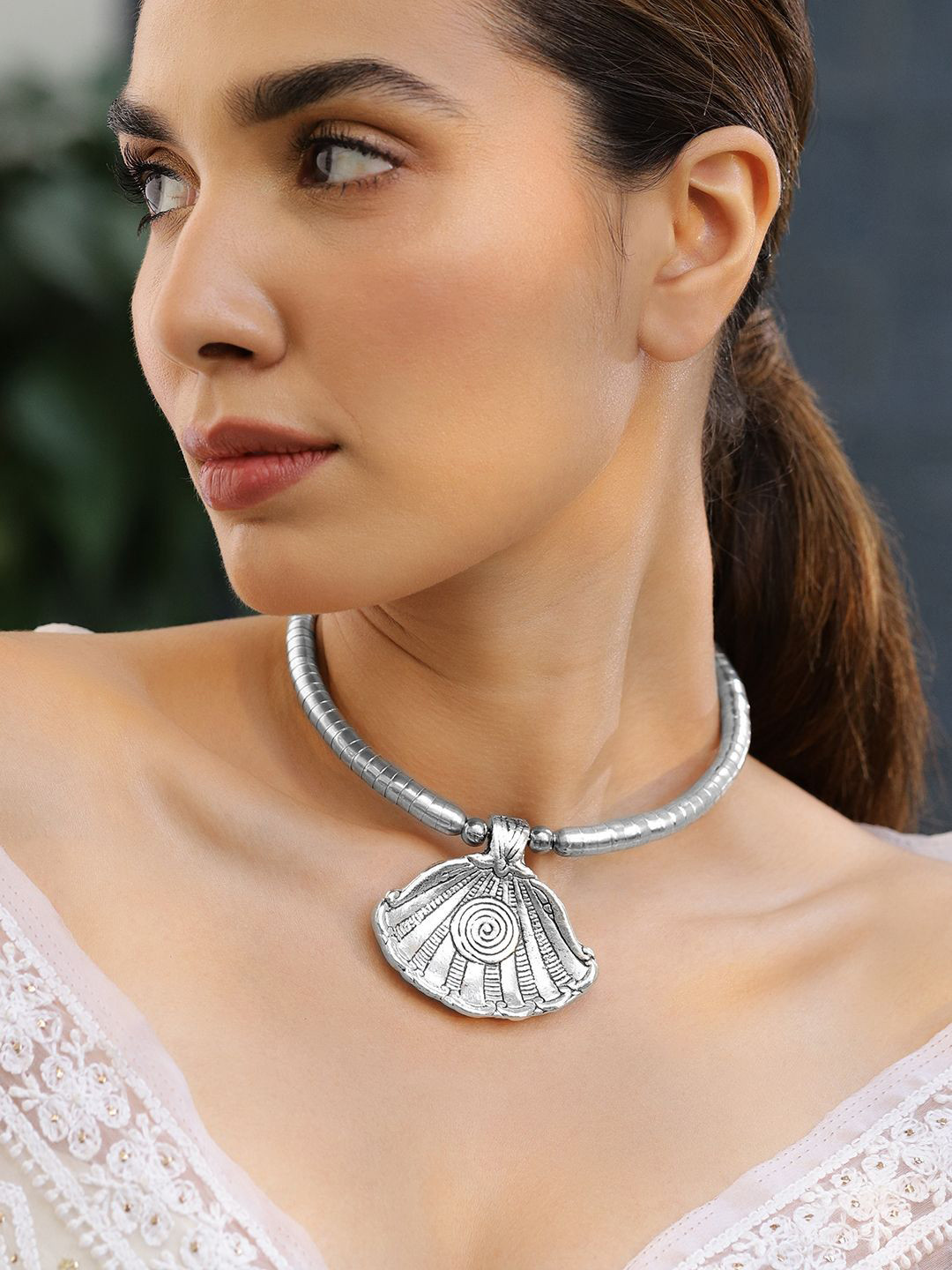 Rubans Oxidised Silver-Plated Shell Design Statement Choker Necklace