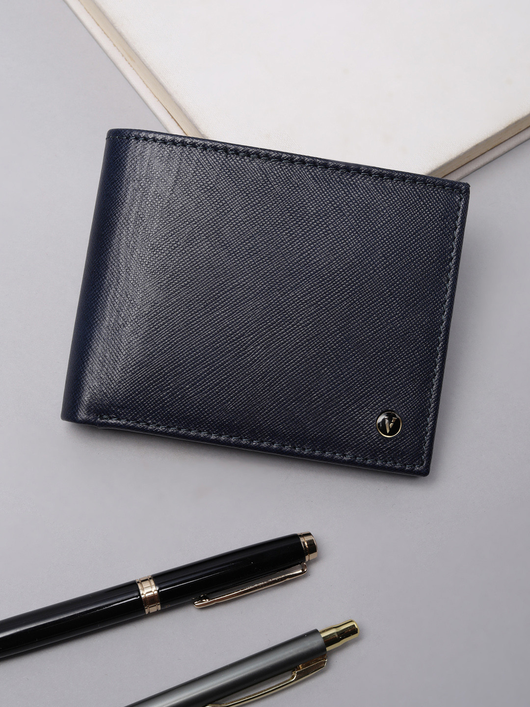Van Heusen Men Leather Wallet